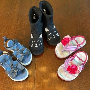 Size 7 bundle lot 3 pair of shoes warm boots blue sandals flower flip flops girl